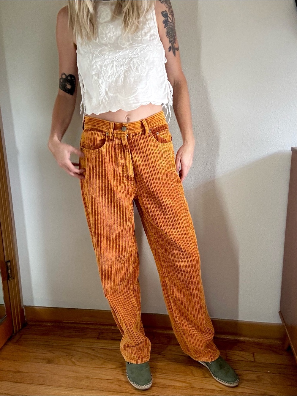 BDG Orange Corduroy High-Rise Wide-Leg Pants 28 Baggy Retro 70s style Funky UO